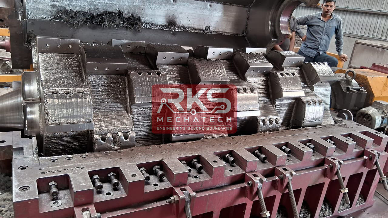 Tyre Shereding Machine & Pyrolysis Plants